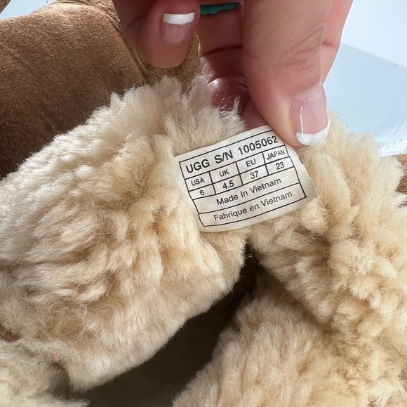 Ugg Bailey Bow Boots Ladies Size 6 - Picture 7 of 7